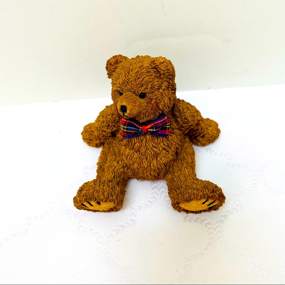 PawPrints resin Bear figurine Beau Bears by Goebel 1995 Brutus with a bow tie.